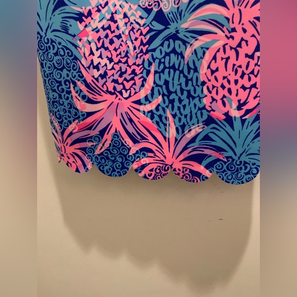 Lilly Pulitzer Girls’ dress
Kids/girls’ size 8
Scalloped edges - Picture 2 of 4